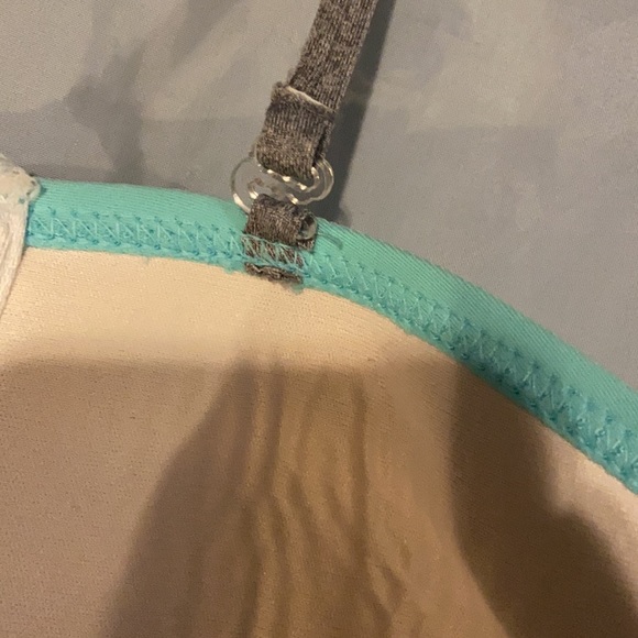 🌸3/$15 Halter Bikini Top w/ removable strap - Picture 8 of 9